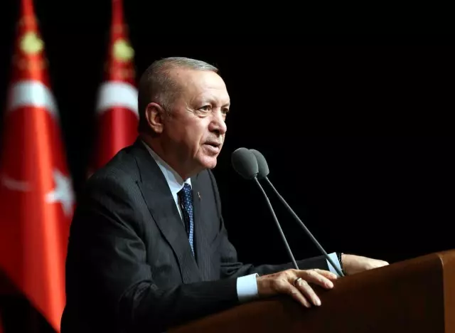 Cumhurbaşkanı Erdoğan: "110 bin üzerinde yeni yatağı öğrencilerimizin hizmetine sunacağız"