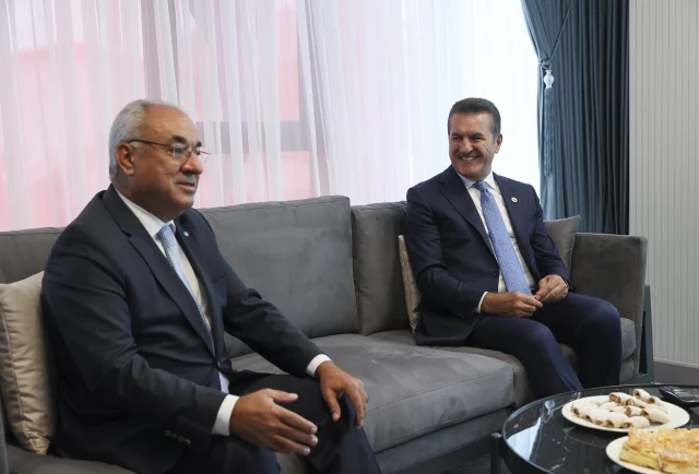 DSP Genel Lideri Önder Aksakal, TDP Genel Lideri Mustafa Sarıgül'ü ziyaret etti