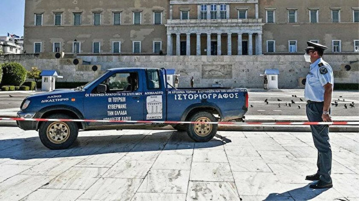 Atina'da parlamento önüne 