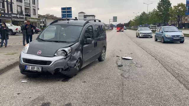 Son dakika haber... Düzce'de zincirleme trafik kazasında 4 kişi yaralandı