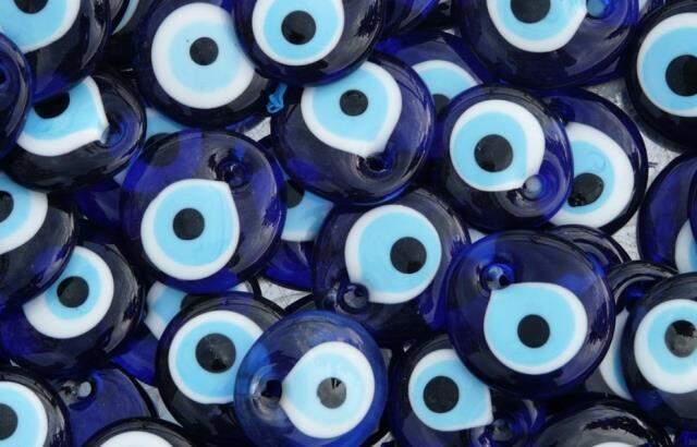 Nazar duası Arapça okunuşu yazılışı anlamı, nazar duası Türkçe okunuşu ve nazar duası okunuşu! Bebekler için nazar duası oku! Nazar duası dinle!