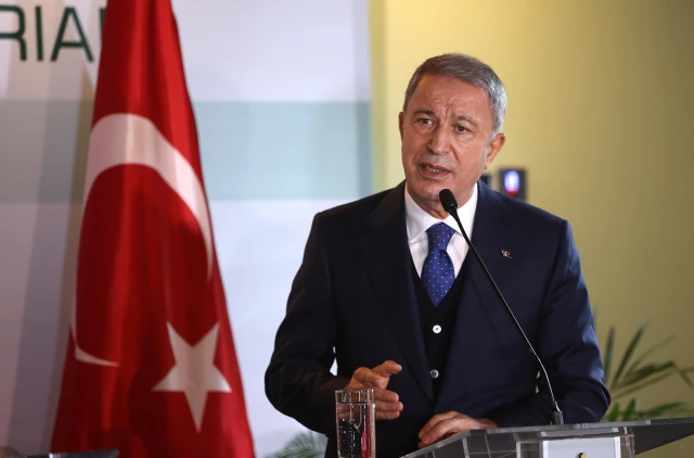 Bakan Akar: Türkiye-Gürcistan-Azerbaycan münasebetlerinin gelişmesinden memnuniyet duyuyoruz (2)