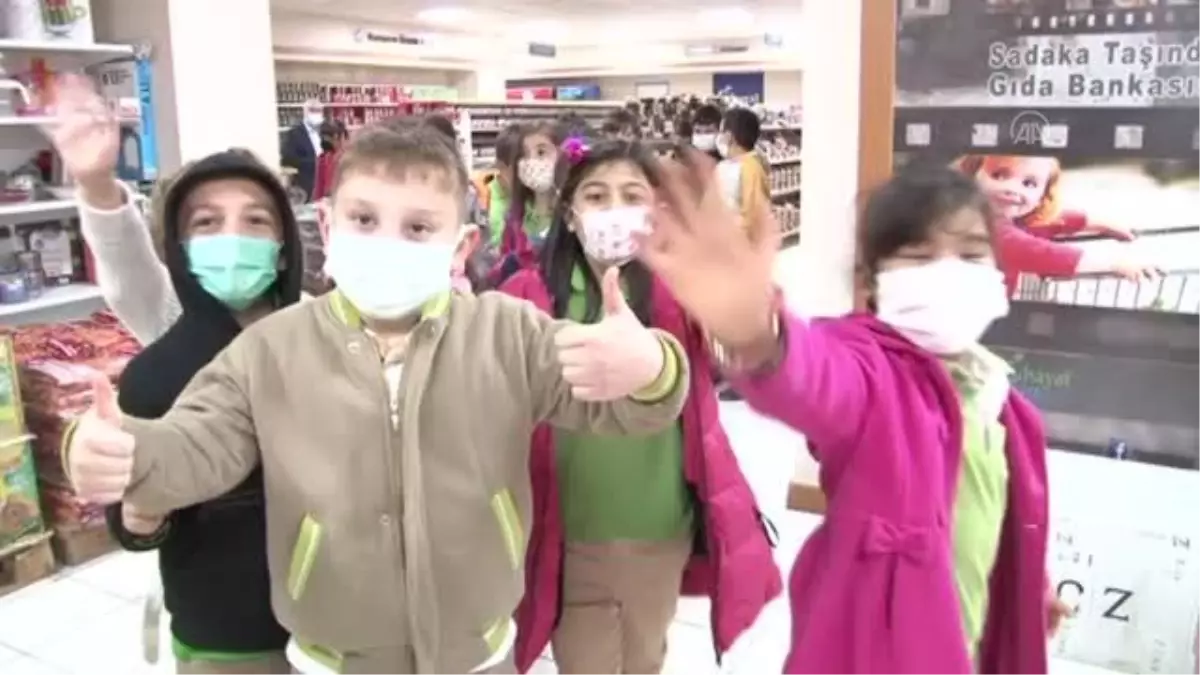 Minik yürekler, ihtiyaç sahipleri için yardım topladı