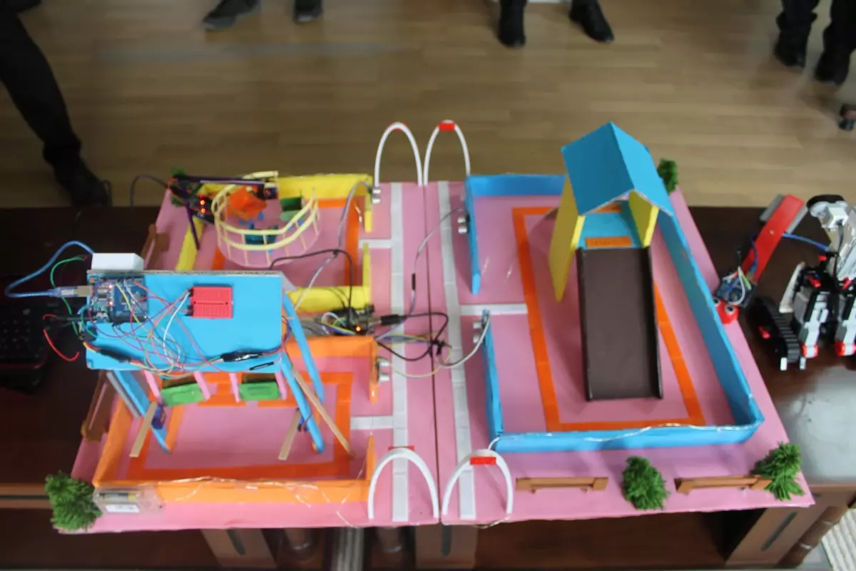 Muş Milli Eğitim Müdürü Kıvanç, TEKNOFEST'te dereceye giren öğrenciyi ödüllendirdi