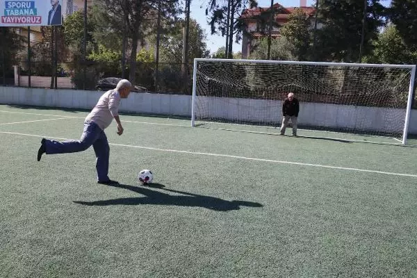 Şampiyon mahalle takımı yarım asır sonra buluştu