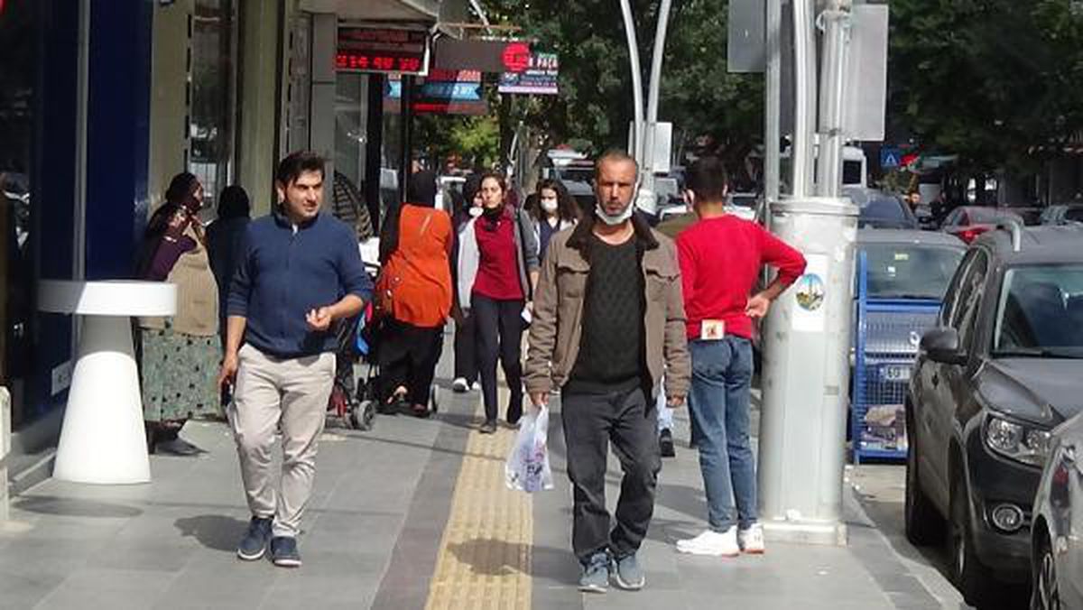 TOKAT VALİSİ BALCI: AŞININ VERDİĞİ BİR REHAVET OLUYOR, TEDBİRLERİ GEVŞETMEYELİM