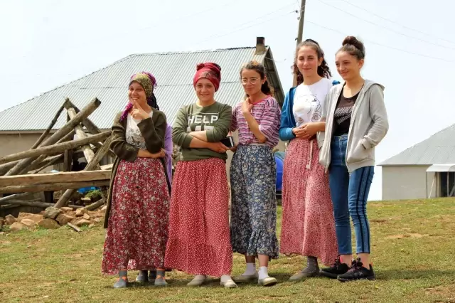 Yaylanın Sultanları'na saha ve forma desteği