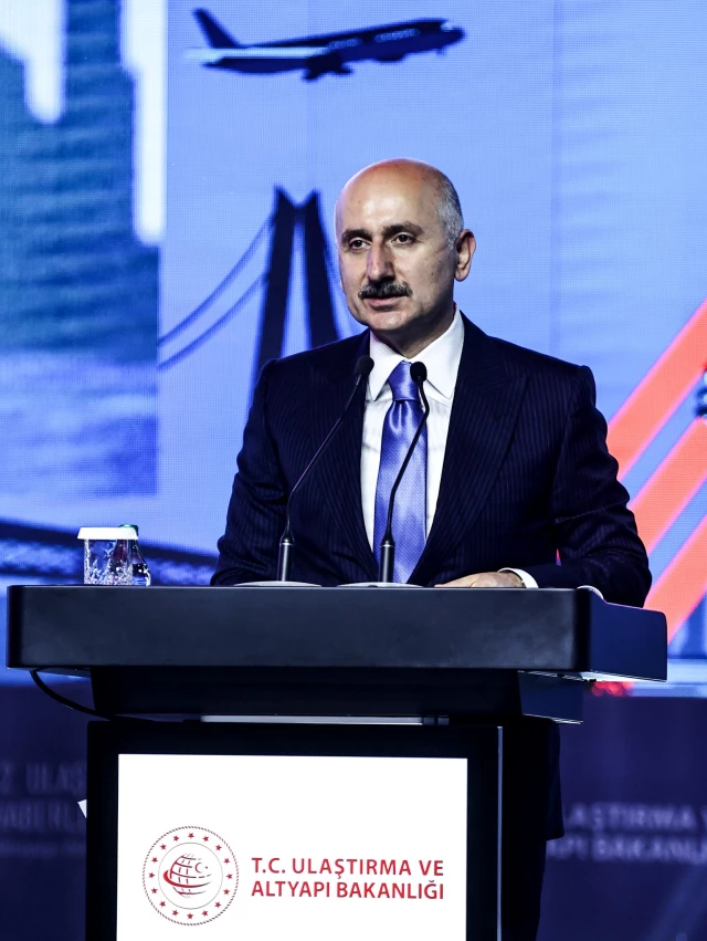 Bakan Adil Karaismailoğlu: "Türksat 5B'nin tasarım ve üretim etapları muvaffakiyet ile tamamlandı.