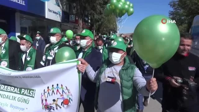 Aksaray'da "Dünya Yeşile Boyanıyor" isimli farkındalık yürüyüşü yapıldı