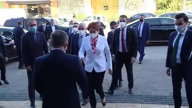 Akşener, Gelecek Partisi Genel Lideri Davutoğlu'nu ziyaret etti