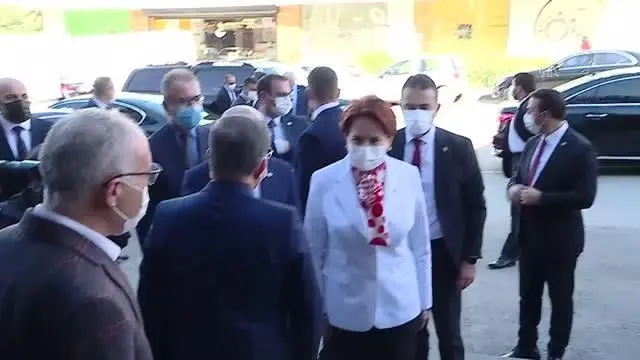 Akşener, Gelecek Partisi Genel Lideri Davutoğlu'nu ziyaret etti