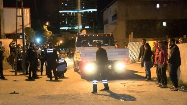 Son dakika haber! Ataşehir'de ülkeye kaçak yollarla girdiği belirlenen kağıt toplayıcılarına eş zamanlı operasyon