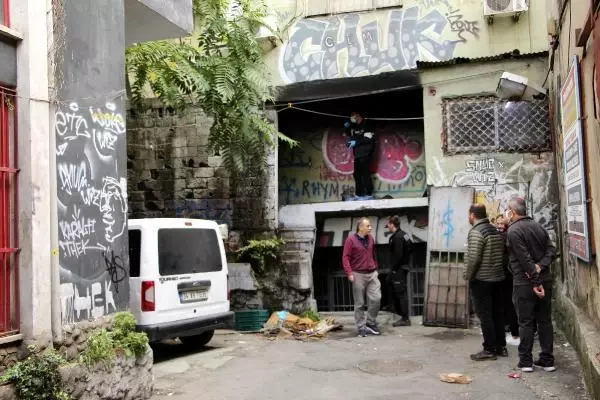 Beyoğlu'nda tüyler ürperten ölüm! Handa çıkan yangında feci biçimde yanarak can verdi