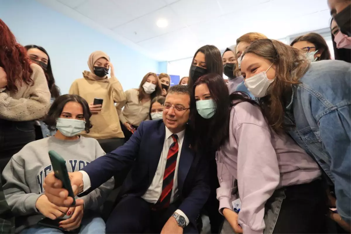İBB Başkanı Ekrem İmamoğlu, Avcılar'ın ardından Beyoğlu'nda yurt ziyareti gerçekleştirdi