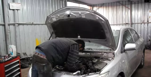 Hidrojen temizliği yaptırmak istediği otomobilinde 20 bin liralık hasar oluştu Hidrojen temizliği yaptırmak istediği otomobilinde 20 bin liralık hasar oluştu