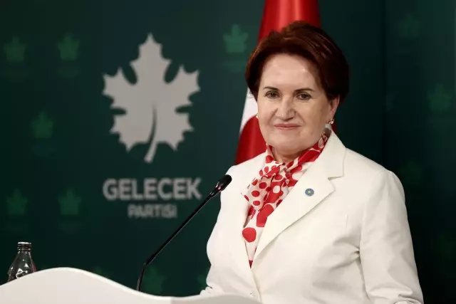 Akşener, Gelecek Partisi Genel Lideri Davutoğlu'nu ziyaret etti