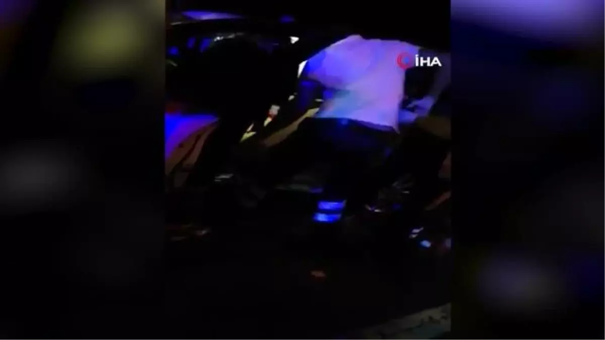 Kamyon lifti koptu, otomobil üzerine düştü: 1 ağır yaralı