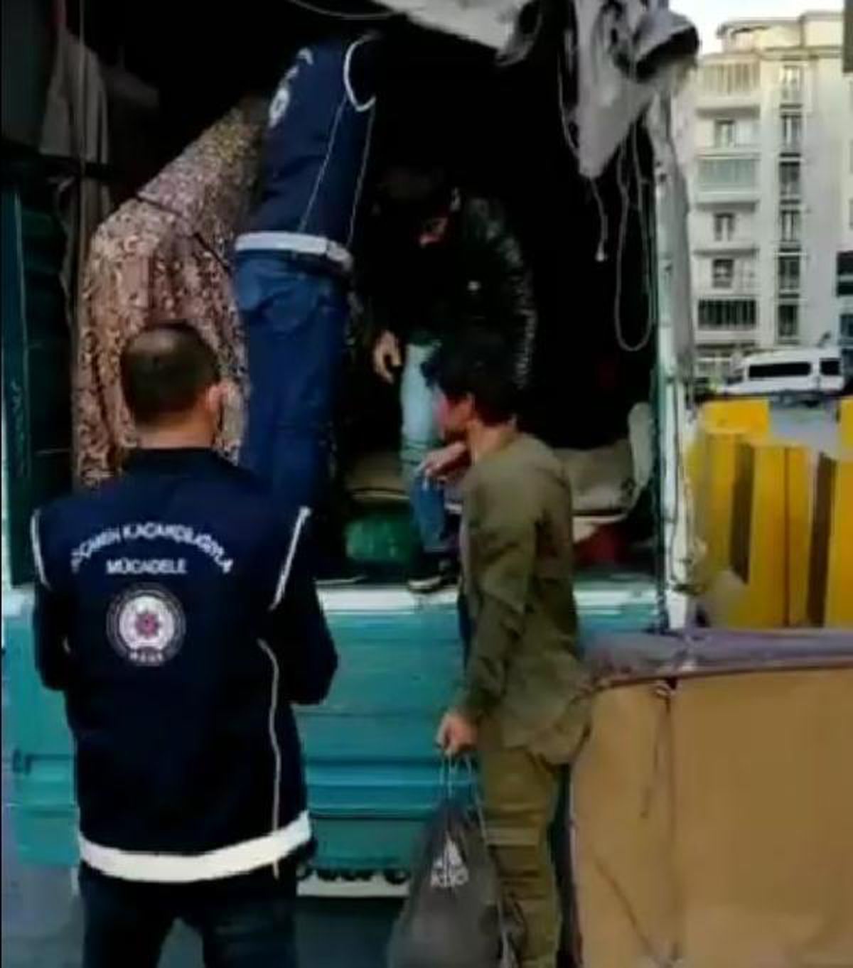MALATYA'DA, AFGAN 14 KAÇAK GÖÇMEN YAKALANDI
