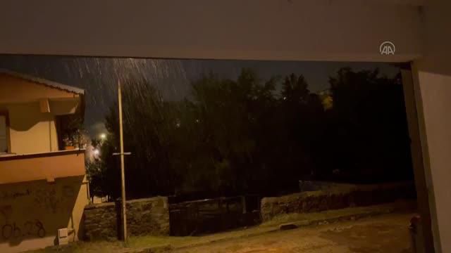 Mevsimin ilk karı düştü