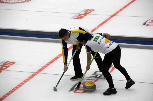 Milliler Curling'de Brezilya'yı farklı mağlup etti