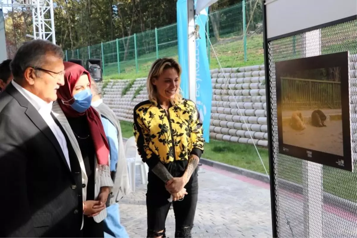 Sosa'nın Eşi Carolina'den Sokaktaki 'Dost'lara Özel Sergi