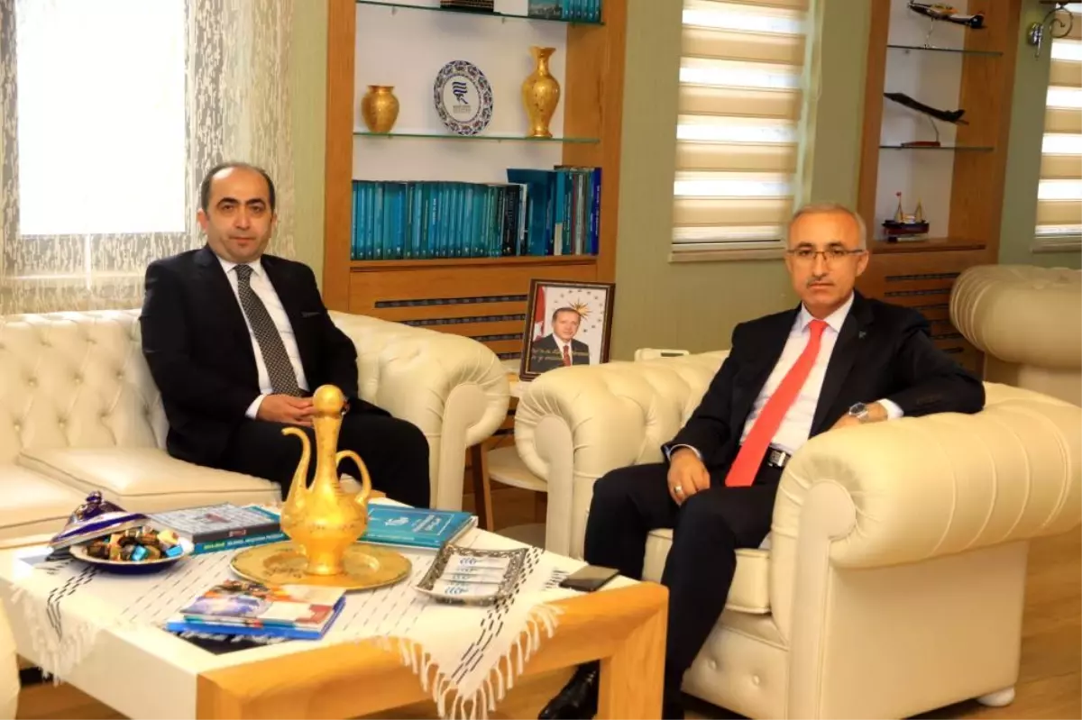 Atatürk Araştırma Merkezi Başkanı Rektörümüzü Ziyaret Etti