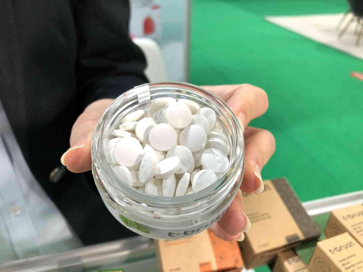 Doğal aromalı çiğnenebilir diş macunu ilgi gördü