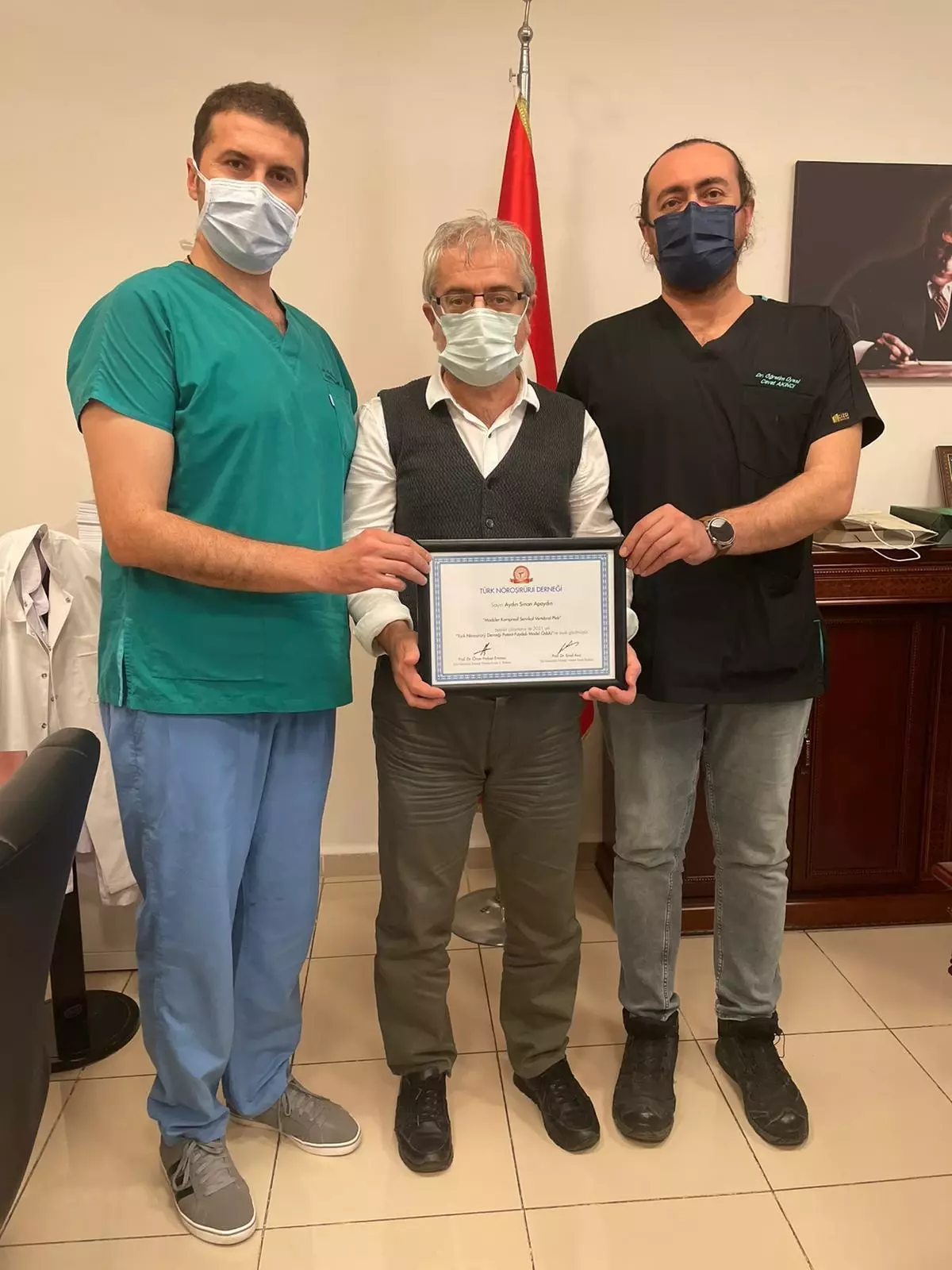 Karabük Üniversitesi Eğitim ve Araştırma Hastanesi doktorlarına ödül