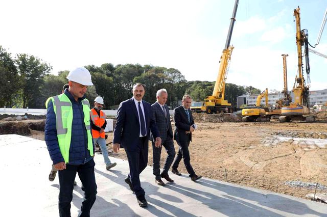 vali kaldirim yeni hastanenin yapiminin 5 14445759 o