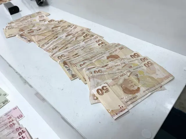 Kar maskeli gasp zanlısını yürüyüşü ele verdi