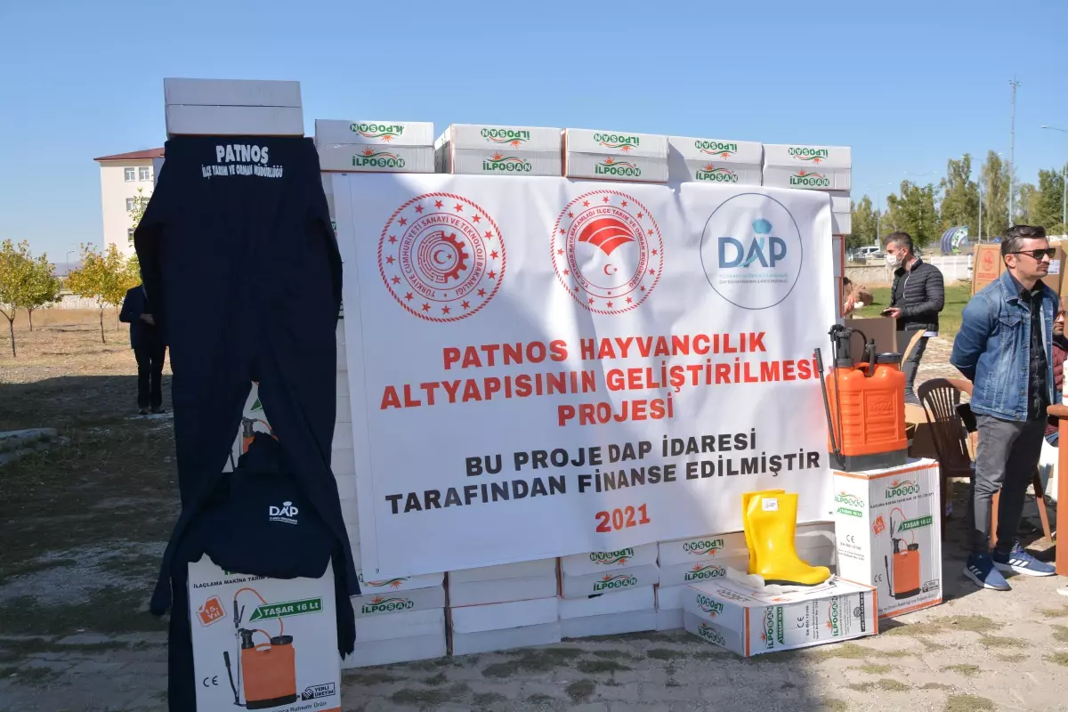 Ağrı'da çiftçilere malzeme dağıtıldı