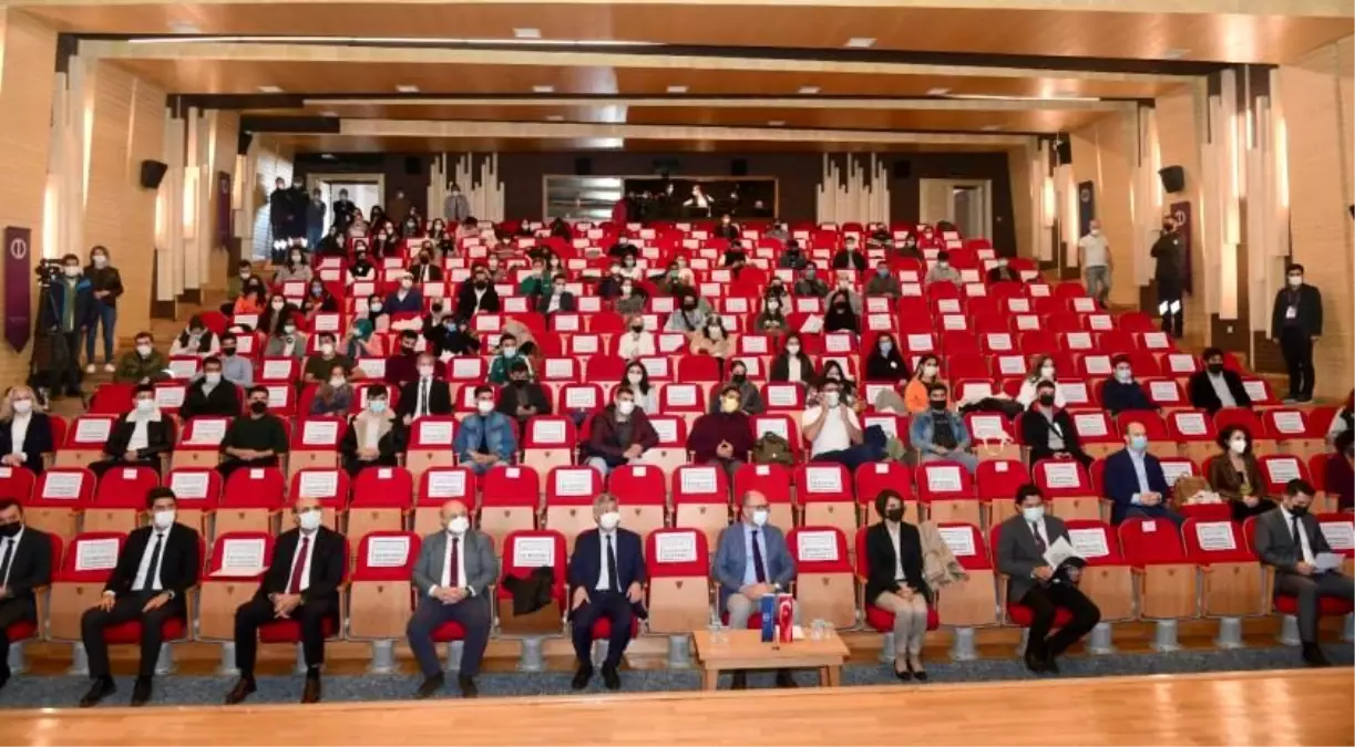 Anadolu Üniversitesi uluslararası öğrencileriyle Oryantasyon Toplantısı'nda buluştu