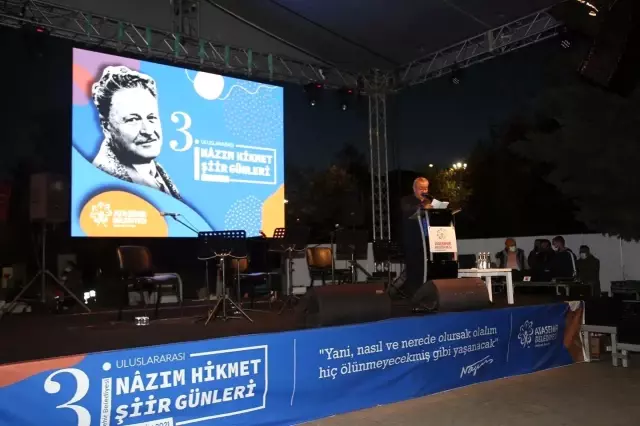 Ataşehir'de Uluslararası Nazım Hikmet şiir günleri başladı