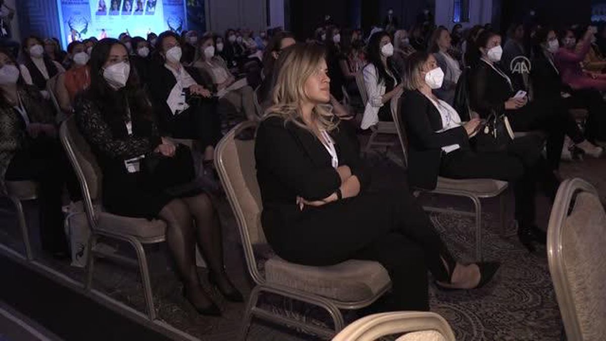 Bakan Derya Yanık, 'Halkbank Üreten Kadınlar Türkiye Zirvesi'nde konuştu