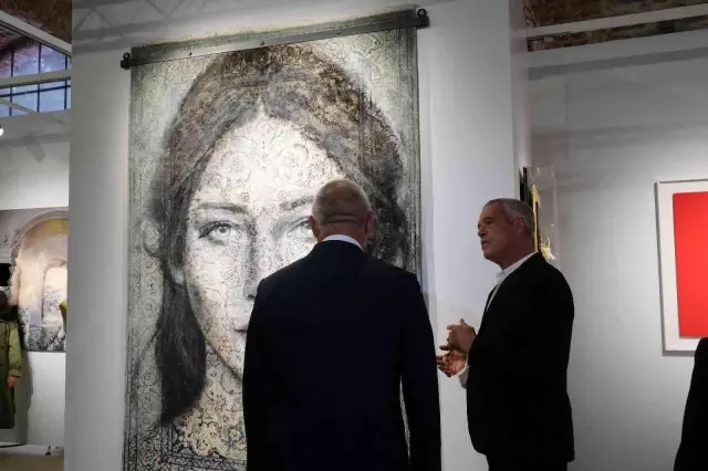 Bakan Mehmet Nuri Ersoy, eşi Pervin Ersoy'la birlikte 16. Contemporary İstanbul'u ziyaret etti