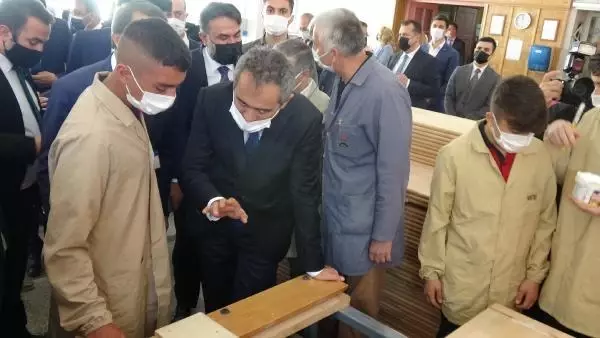 BAKAN ÖZER AŞILANMIŞ VE ANTİKOR OLUŞTURMUŞ ÖĞRETMEN ORANIMIZ YÜZDE 90
