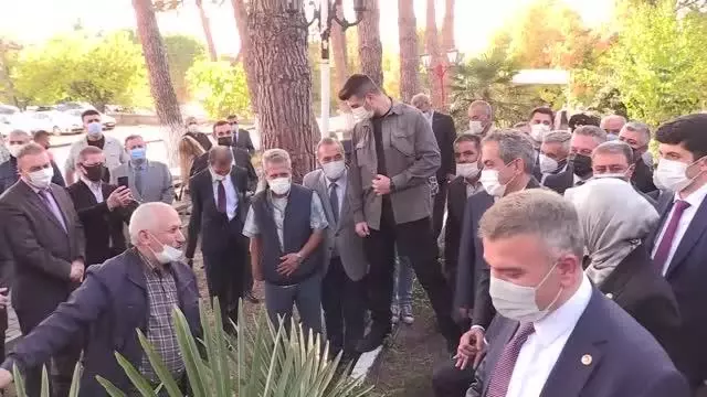 Son dakika haber! BALIKESİR - Milli Eğitim Bakanı Mahmut Özer, meslek lisesi ziyaretinde bulundu