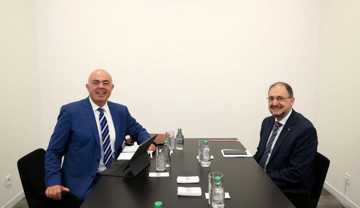 Başkan Karagözoğlu 12. Ulaştırma ve Haberleşme Şurasında Başka Ülkelerdeki Mevkidaşları ile Görüştü
