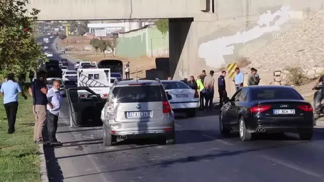 Son dakika haberleri | GAZİANTEP - 9 aracın karıştığı zincirleme trafik kazasında iki kişi yaralandı