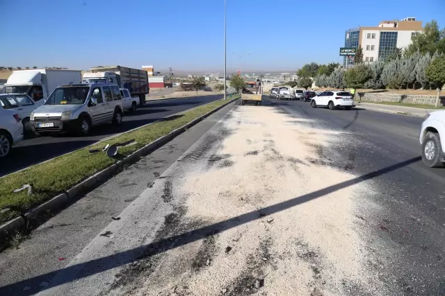 Son dakika haberleri | GAZİANTEP - 9 aracın karıştığı zincirleme trafik kazasında iki kişi yaralandı