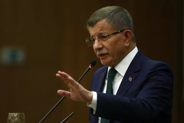 Gelecek Partisi Genel Başkanı Davutoğlu, STK temsilcileri ve muhtarlarla buluştu