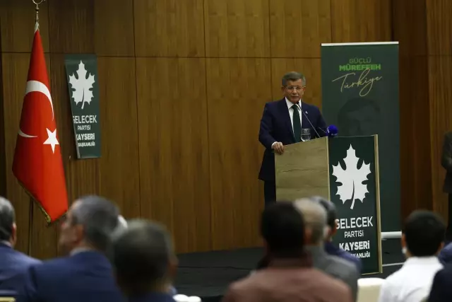 Gelecek Partisi Genel Başkanı Davutoğlu, STK temsilcileri ve muhtarlarla buluştu