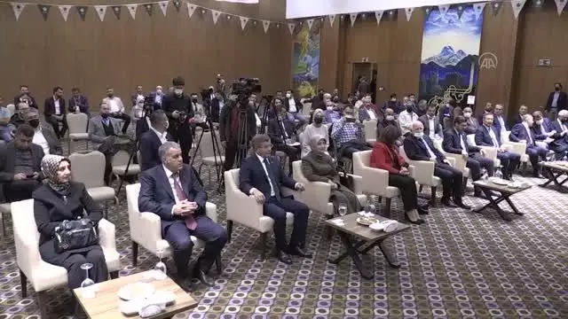Gelecek Partisi Genel Başkanı Davutoğlu, STK temsilcileri ve muhtarlarla buluştu