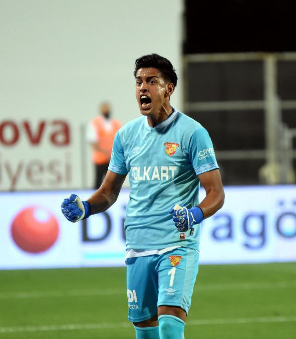 Göztepe'de İrfan Can'a terapi