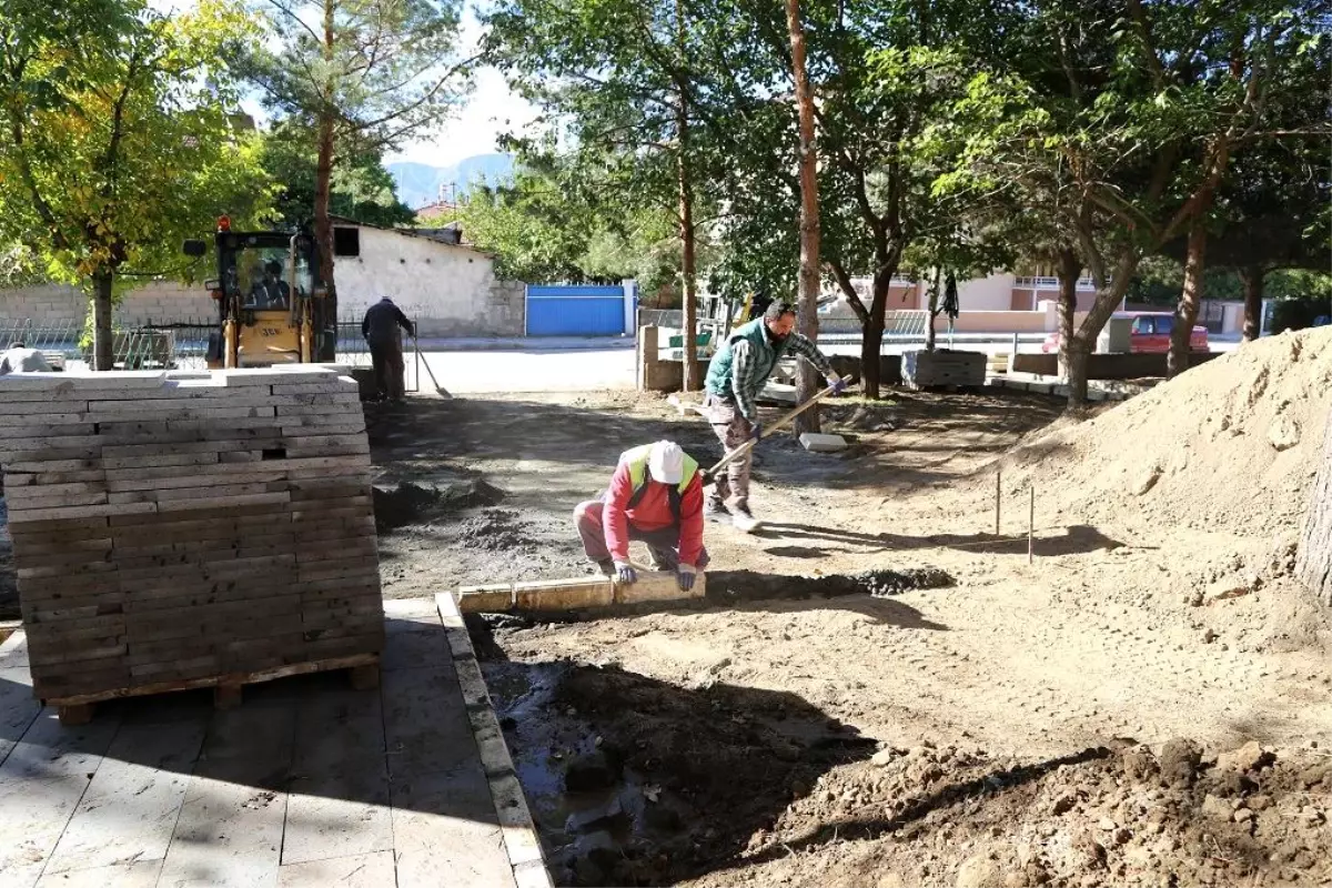 İbadethanelerin çevre düzenlemesi çalışmaları devam ediyor