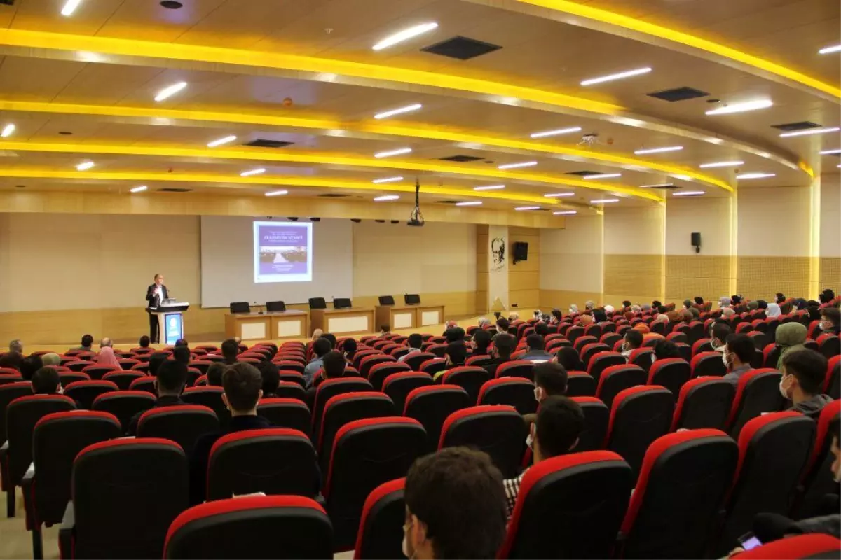 İlahiyat Fakültesi Hazırlık Sınıfları Bilgilendirme Toplantısı Gerçekleştirildi