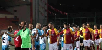 İzmit Belediyesi Başkanlık Kupası'nda 4 gün geride kaldı