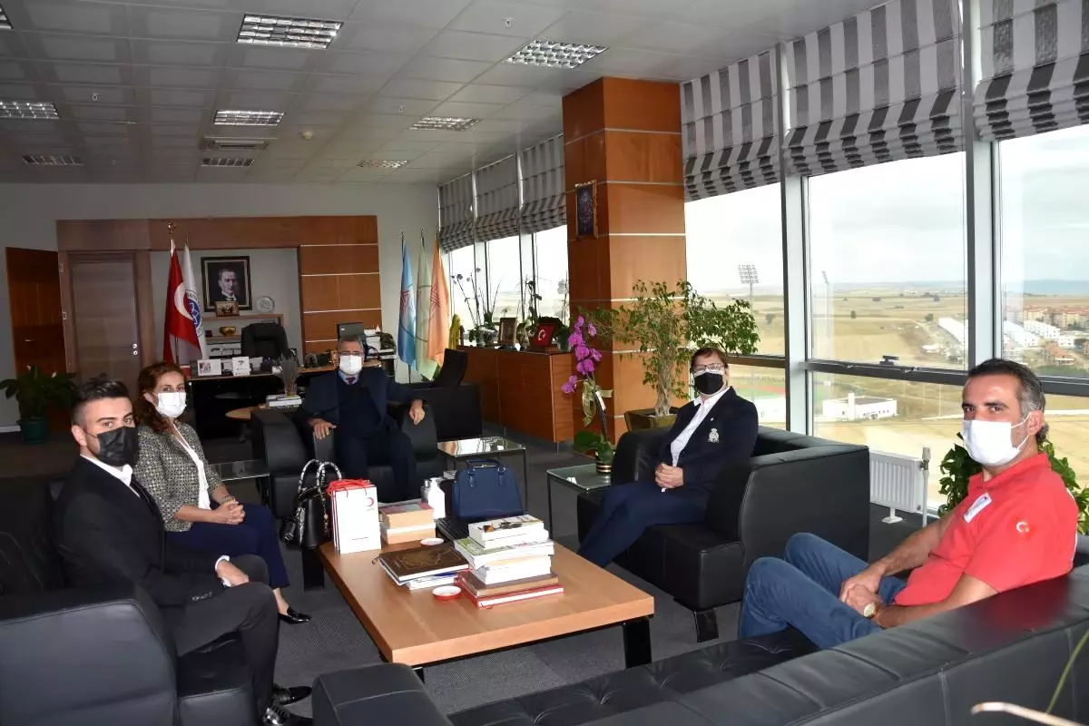Kızılay Tekirdağ Şubesinden Üniversitemiz Rektörüne Ziyaret Yeni