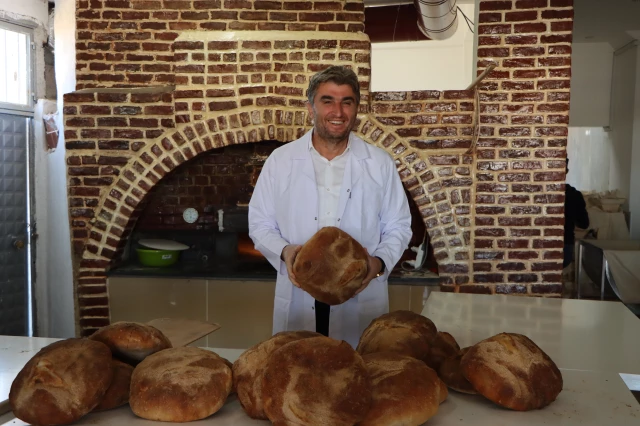 Kula Belediyesi halk ekmek fırını hizmete açıldı