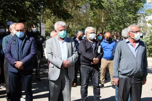 Kuraklığın etkisini gösterdiği Elazığ'da vatandaşlar yağmur duasında buluştu